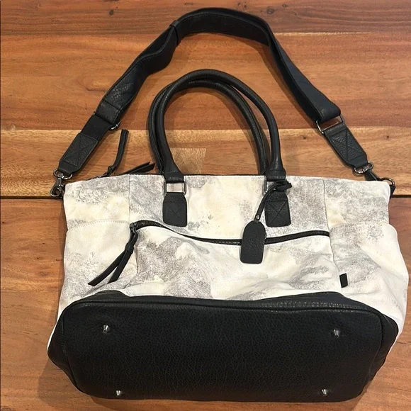 Two-Tone Black and Marble Pistil Tote Bag - Picture 1 of 8